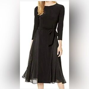 Gorgeous Lauren Ralph Lauren black midi dress!